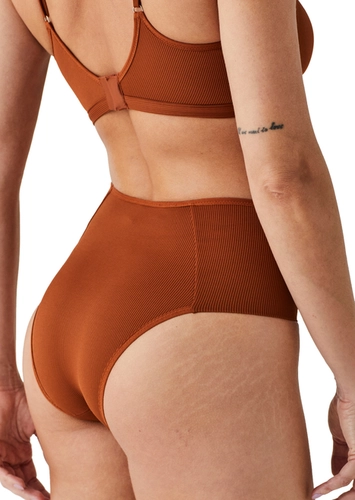 Look Sutiã sem Aro com Bojo Liz 51420 + Calcinha Hot Pant Liz 50420