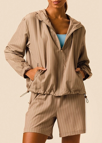 Look Jaqueta Feminina Corta Vento Malwee Active 1000139914 + Bermuda Feminina Reta Malwee Active 1000139907